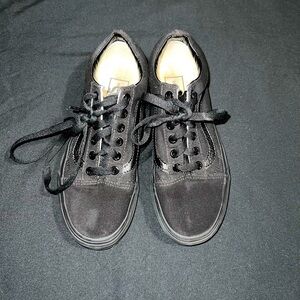 ⛔️SOLD⛔️ Vans Old Skool Skate low-top shoe- all black SZ 5